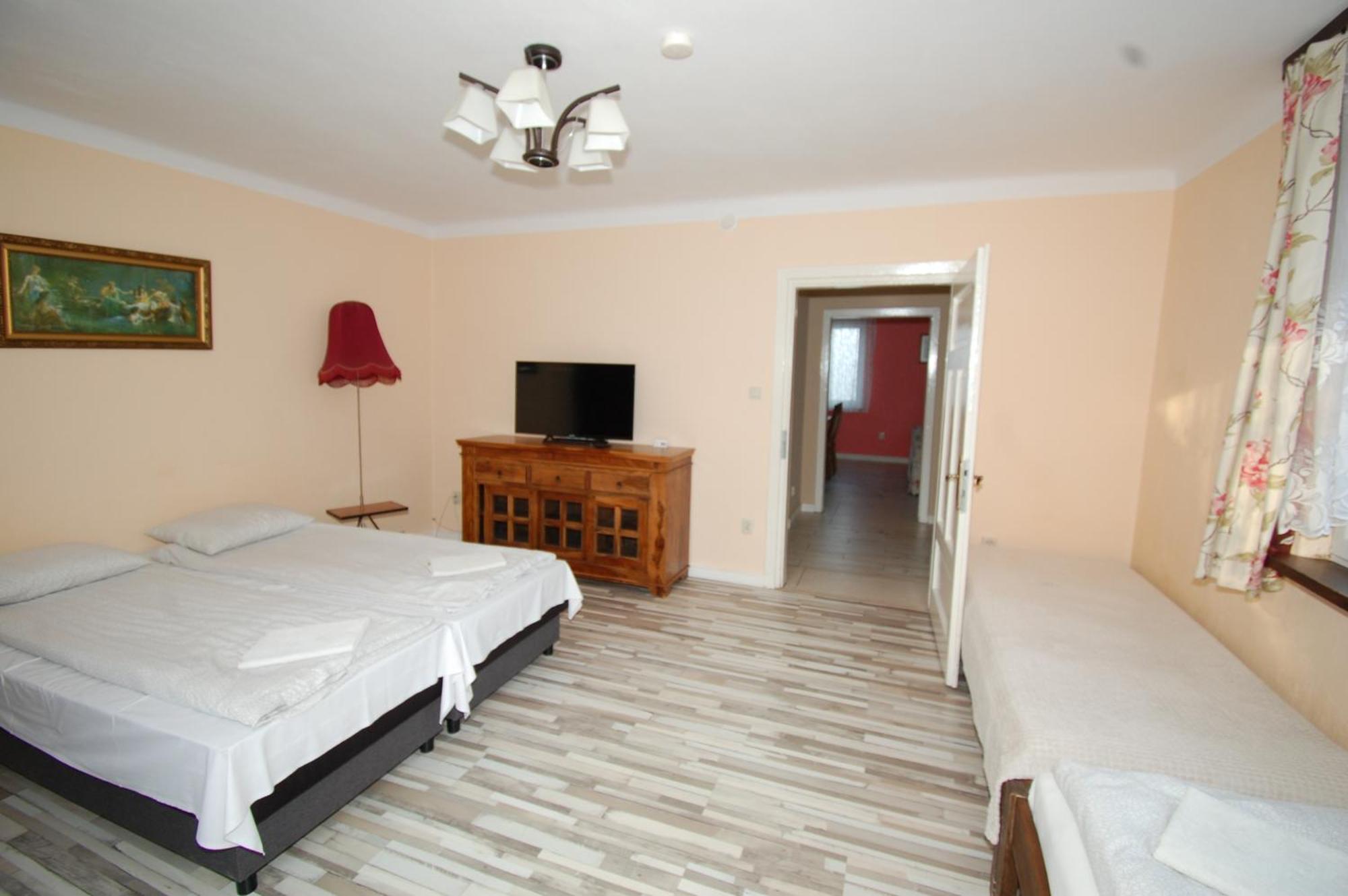 Wypoczynek Letnia Oaza Villa Sobienie Jeziory Exterior photo